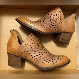 Sofft Wyoming leather zipper bootie women’s 8 brown tan